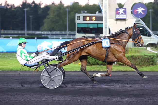 Photo d'arrivée de la course pmu PRIX HUBERTA à PARIS-VINCENNES le Vendredi 25 avril 2025