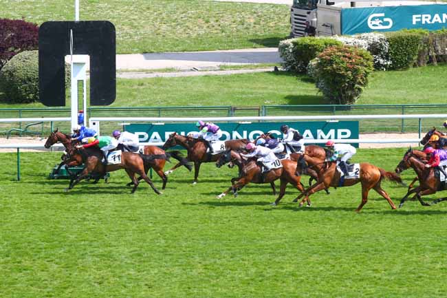 Photo d'arrivée de la course pmu PRIX DE CHEVILLY à LONGCHAMP le Dimanche 27 avril 2025