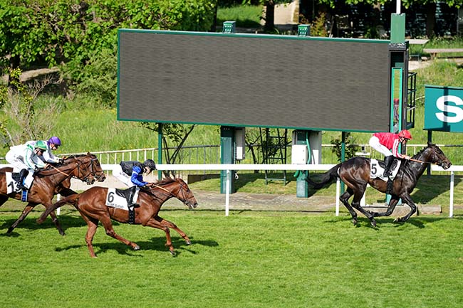 Photo d'arrivée de la course pmu PRIX DOUBLE ROSE à SAINT CLOUD le Jeudi 1 mai 2025
